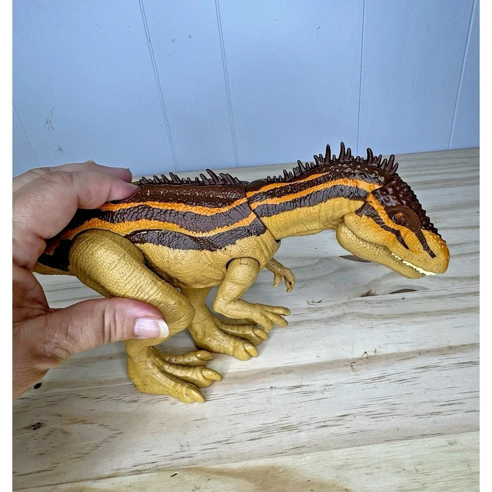 Jurassic World Dino Escape Mega Destroyers 'Carcharodontosaurus' Attack Action